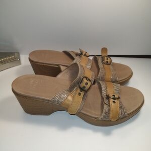 Dansko Jessie Sand Lizard Wedge Sandals Shoes Women's sz 9.5(40).